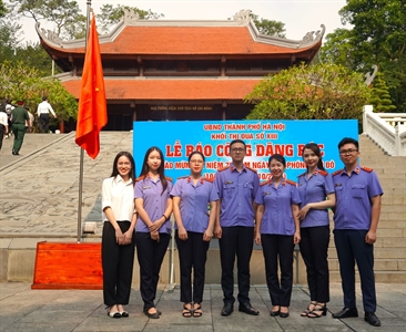 Đoàn thanh niên Viện KSND thành phố Hà Nội tham gia lễ báo công dâng Chủ...